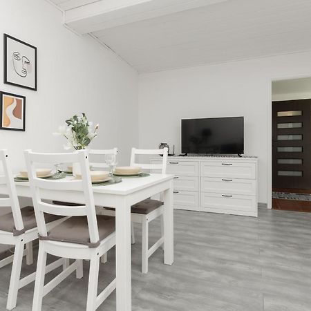 Metro Plac Wilsona Apartments Mickiewicza By Noclegi Renters Varsavia Esterno foto