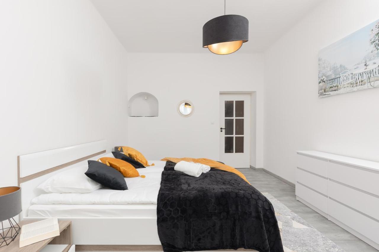 Metro Plac Wilsona Apartments Mickiewicza By Noclegi Renters Varsavia Esterno foto