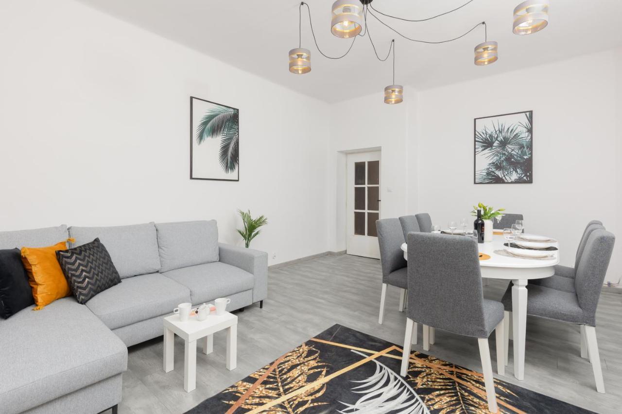 Metro Plac Wilsona Apartments Mickiewicza By Noclegi Renters Varsavia Esterno foto