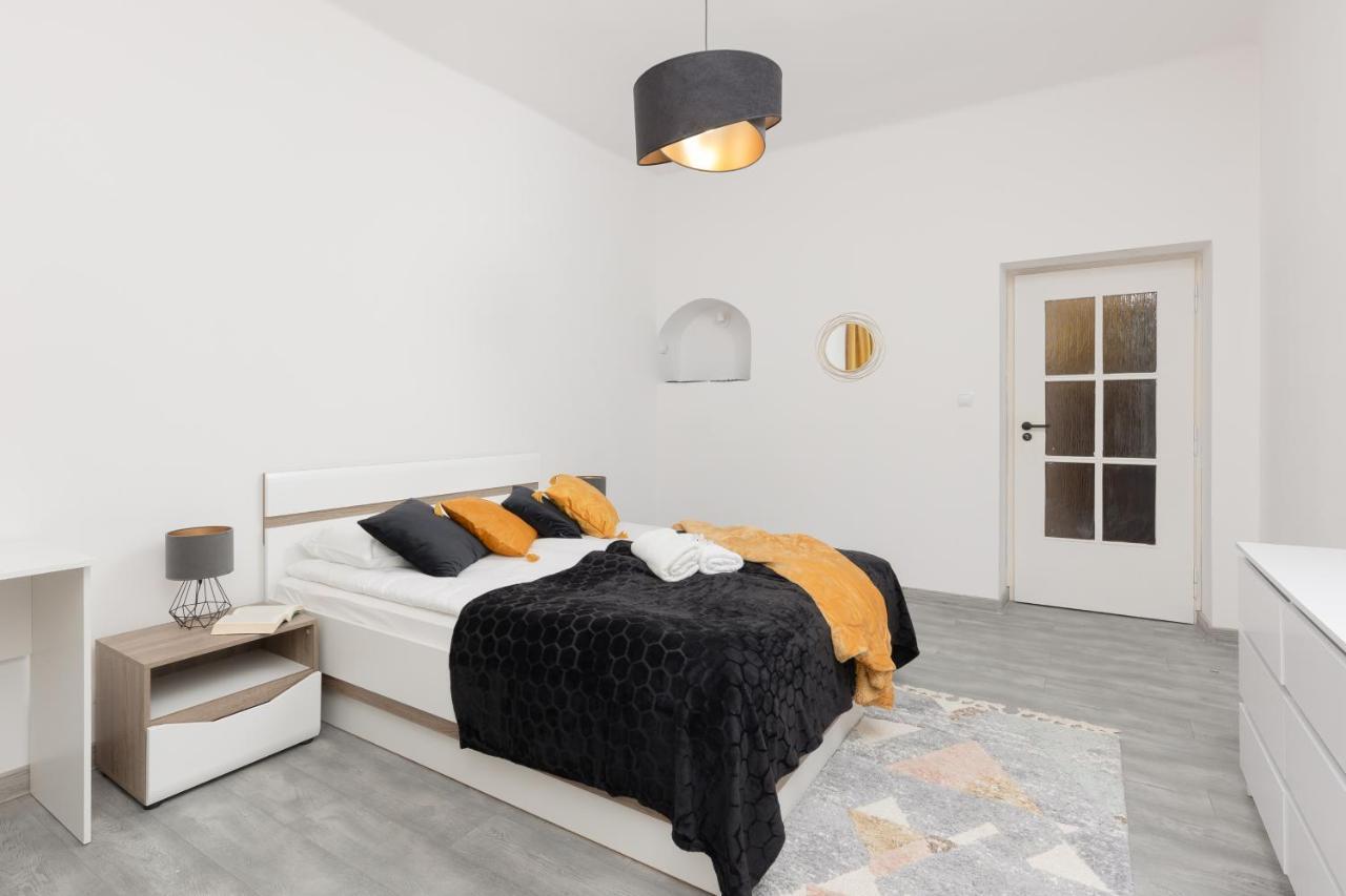 Metro Plac Wilsona Apartments Mickiewicza By Noclegi Renters Varsavia Esterno foto