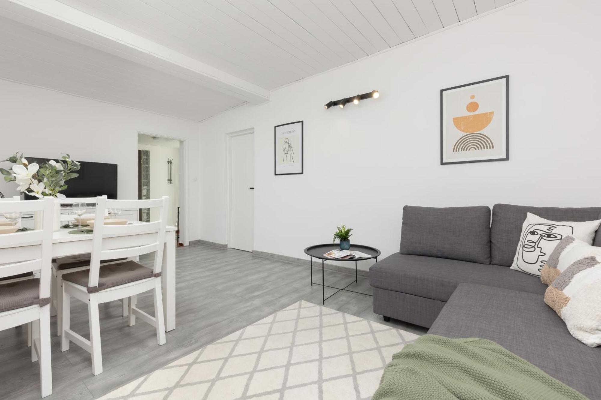 Metro Plac Wilsona Apartments Mickiewicza By Noclegi Renters Varsavia Esterno foto